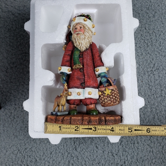 Vintage Old glory collection Santa Basket Of Toys Figurine by Lisa Blowers - Picture 10 of 13